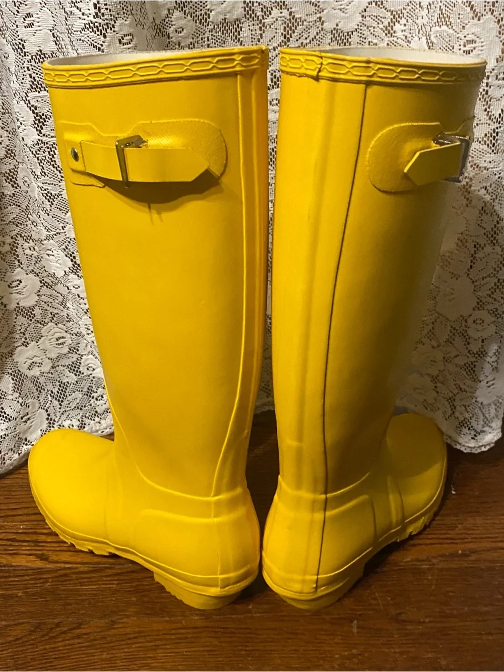 Hunter tall yellow rain boots women’s 8